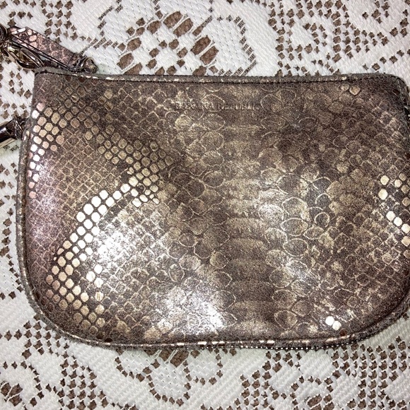 BR expandable wristlet - Picture 4 of 7